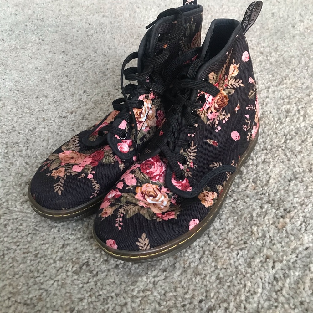 Dr. Martens Hackney Canvas Boot